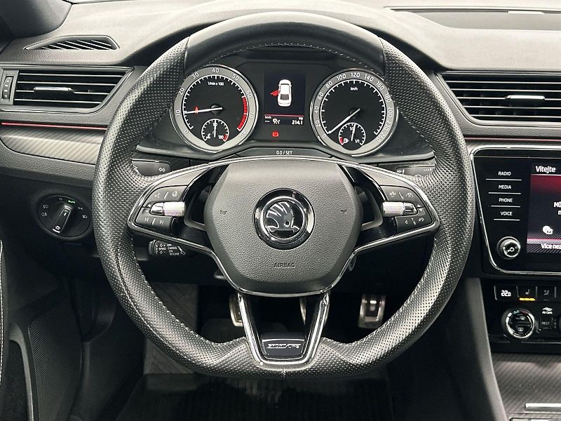 Škoda Superb (2021) 1.5 TSI Sportline - fotka 6 z 29