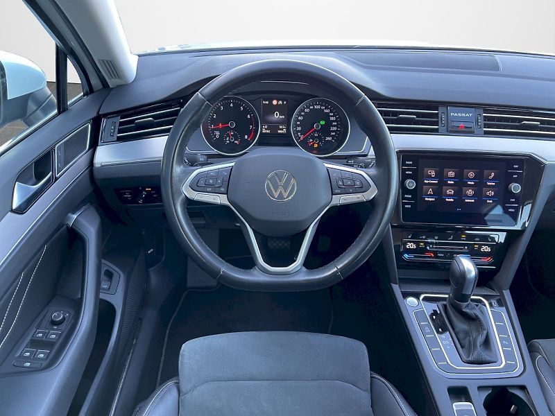 Volkswagen Passat (2021) 1.5 TSI 110 kW DSG Elegance Pl - fotka 6 z 31