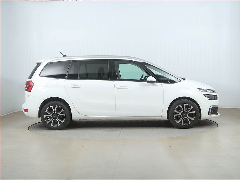 Citroën C4 SpaceTourer (2020) 1.5 BlueHDi, Automat, 7 míst - fotka 6 z 19