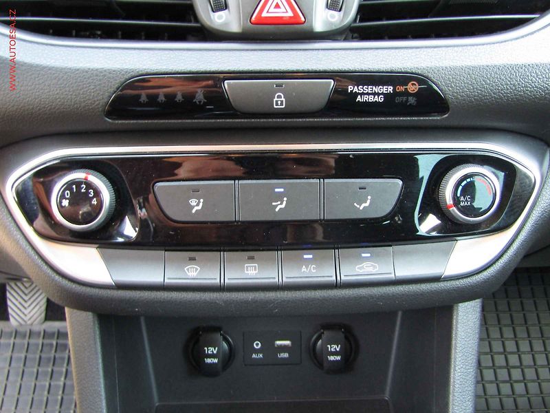 Hyundai i30 (2018) 1.4 T-GDi, 2.maj,ČR, AC - fotka 15 z 18