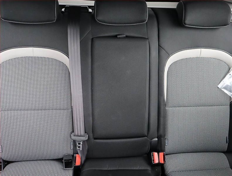 Kia Ceed (2017) 1.6 GDI, Automat, Navi - fotka 10 z 17