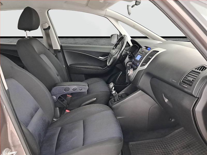 Hyundai ix20 (2013) 1.4 CVVT, LPG, Vyhř. sedaček - fotka 9 z 16