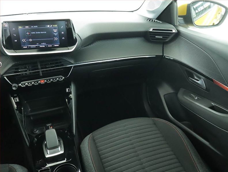 Peugeot 208 (2021) 50 kWh, SoH 91%, Automat - fotka 8 z 22