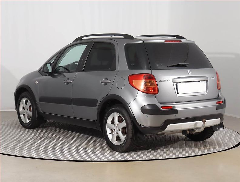 Suzuki SX4 (2010) 1.5 VVT, Park. senzory - fotka 4 z 15