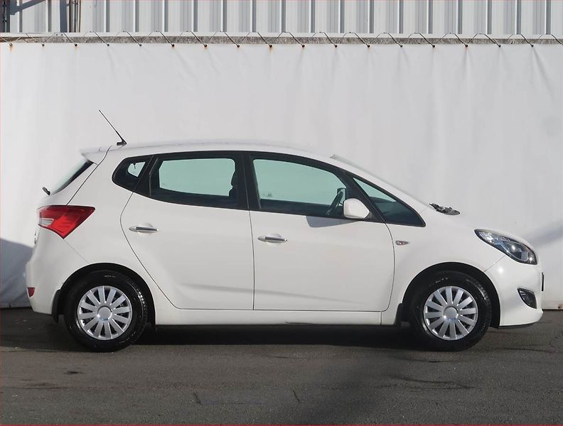 Hyundai ix20 (2014) 1.4 CVVT, LPG, ČR,1.maj - fotka 6 z 16