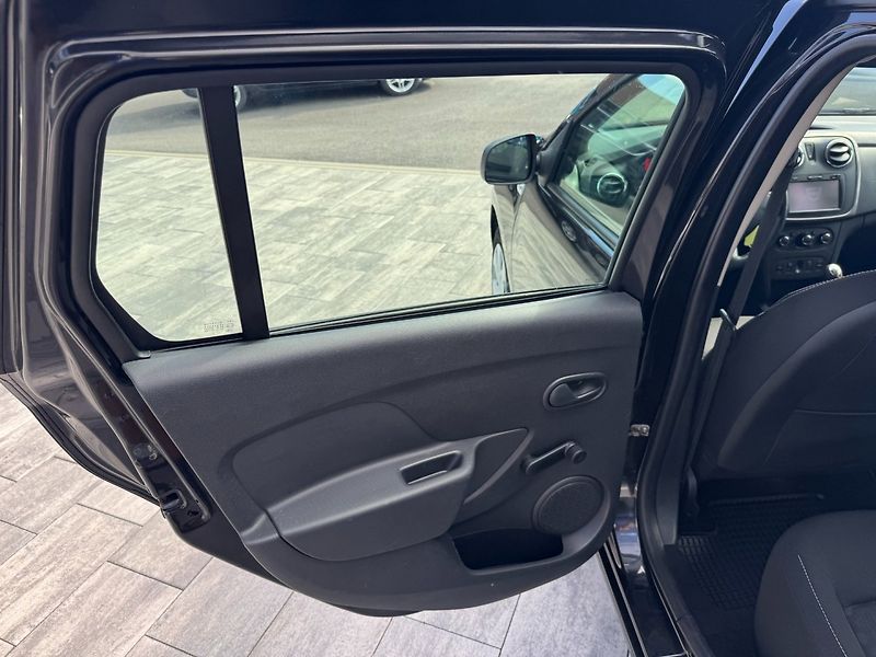 Dacia Logan (2015) MCV 1.5dCi 66kW - fotka 12 z 31