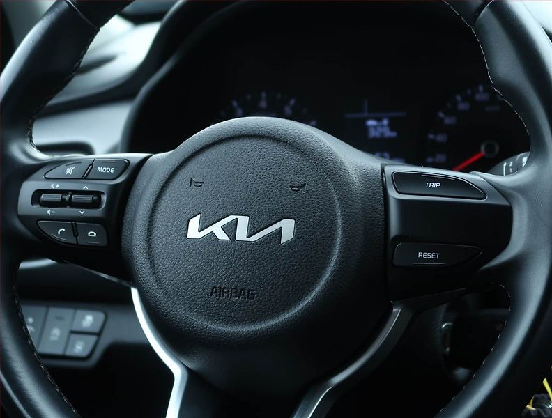 Kia Rio (2022) 1.2 DPI, Serv.kniha - fotka 17 z 17