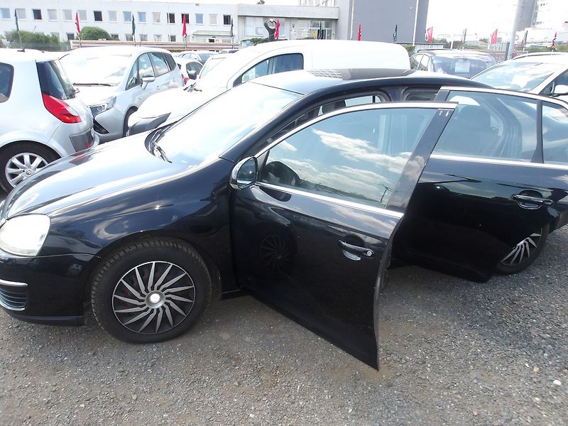 Volkswagen Jetta 1,9TDi77kW 2xkola!Po rozvodech - fotka 8 z 21