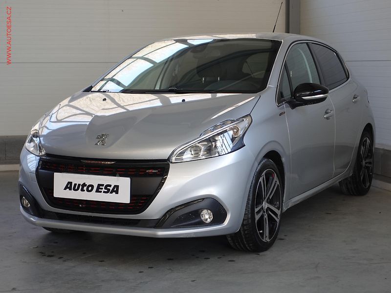Peugeot 208 (2017) 1.2PT, GT Line, navi, TZ - fotka 3 z 22