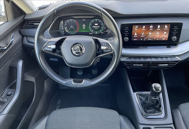 Škoda Octavia 2,0 TDi,85kW,1.maj.,ČR - fotka 13 z 25
