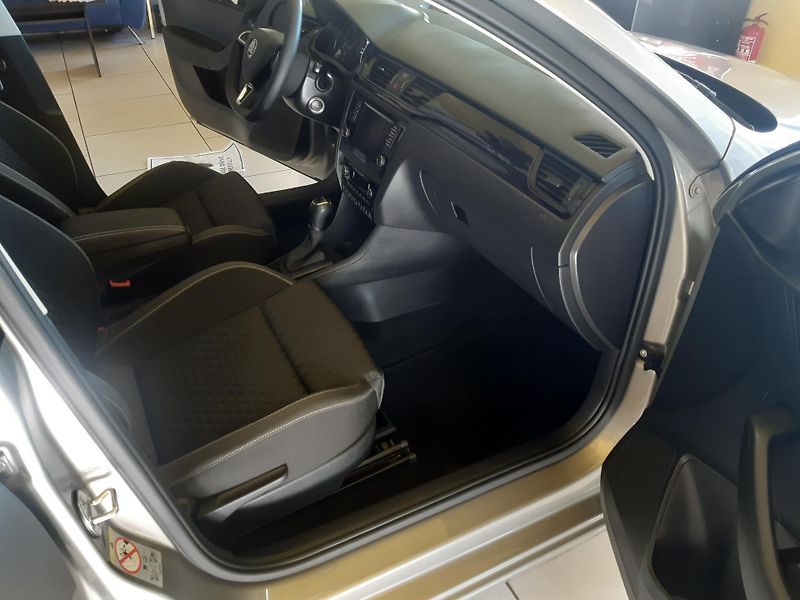 Škoda Rapid 1.0 i 81KW DIGIKLIMA NAVI DSG  - fotka 25 z 26