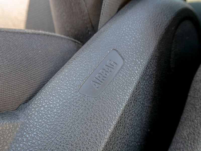 BMW Řada 5 (2013) 2.0D 135KW mat – NOVÉ V ČR - fotka 31 z 44