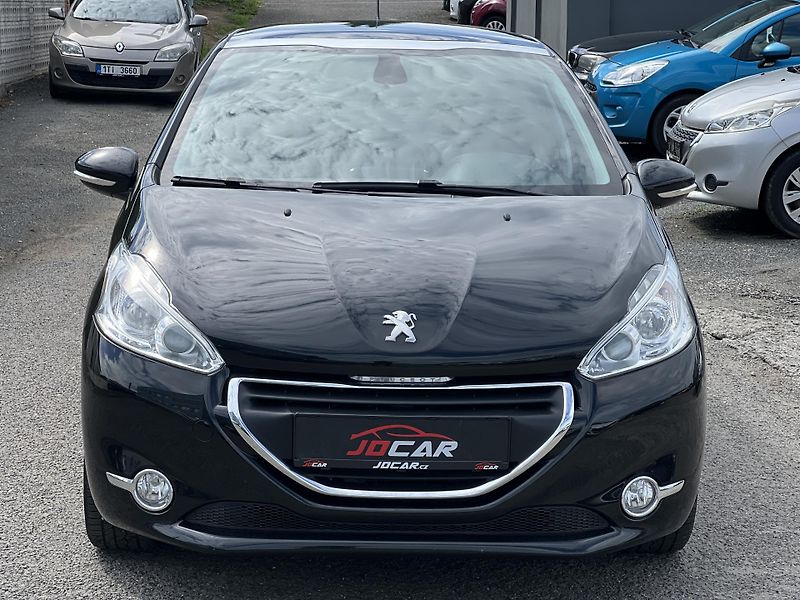 Peugeot 208 1.2i KLIMA PANORAMA TEMPOMAT - fotka 2 z 44