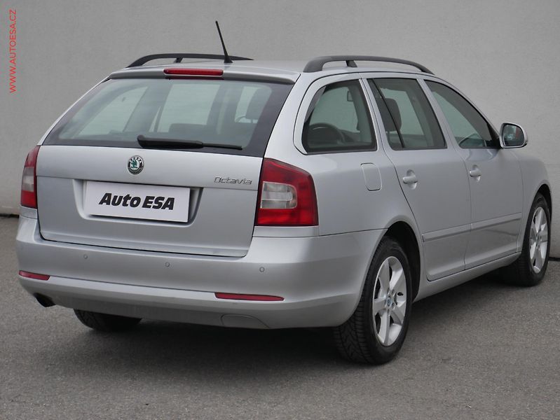 Škoda Octavia (2012) 1.6TDi, ČR, autoAC - fotka 4 z 22