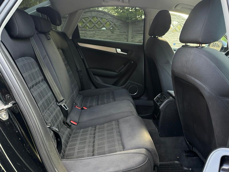 Audi A4 (2012) 2.0TDi ČR VÝBAVA SERVIS ČIDLA - fotka 19 z 26