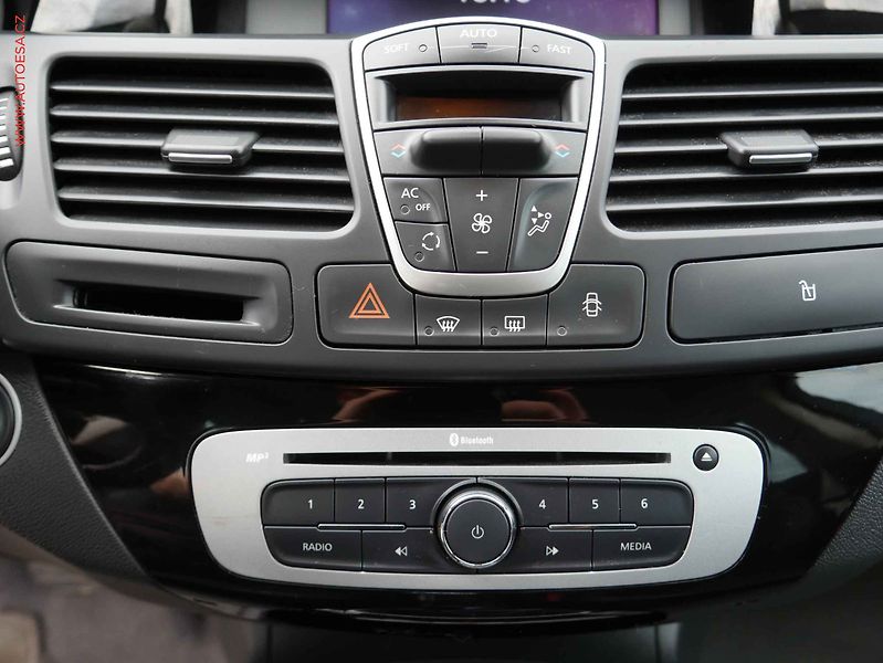 Renault Laguna (2013) 1.5 dCi, ČR, Navi, výhřev - fotka 15 z 22
