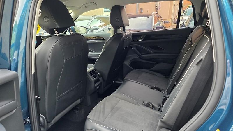 Volkswagen Tayron (2025) 2.0 TSI 150kW 4x4 DSG Eleg TZ  - fotka 10 z 48