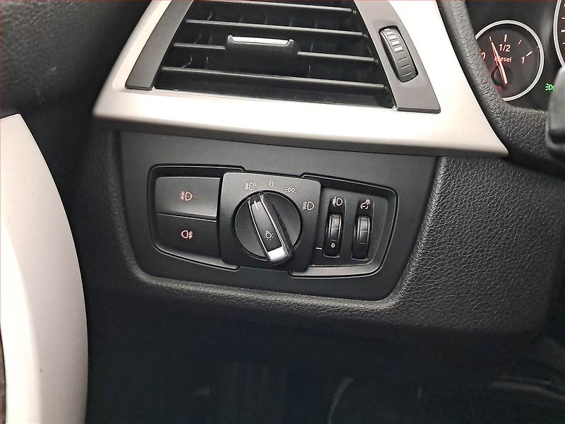 BMW Řada 3 (2013) 320 d xDrive, 4X4, Navi - fotka 17 z 17