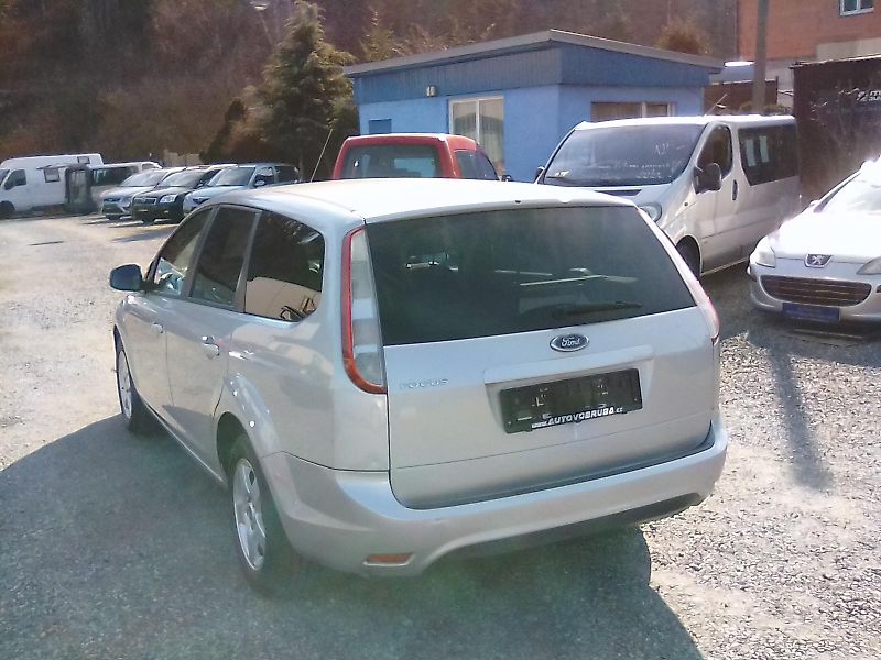 Ford Focus (2008) 1.6i 16V, kombi, 2.majitel - fotka 7 z 30
