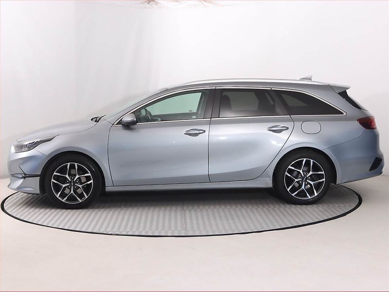 Kia Ceed (2021) 1.5 T-GDI, Automat, Serv.kniha - fotka 3 z 19
