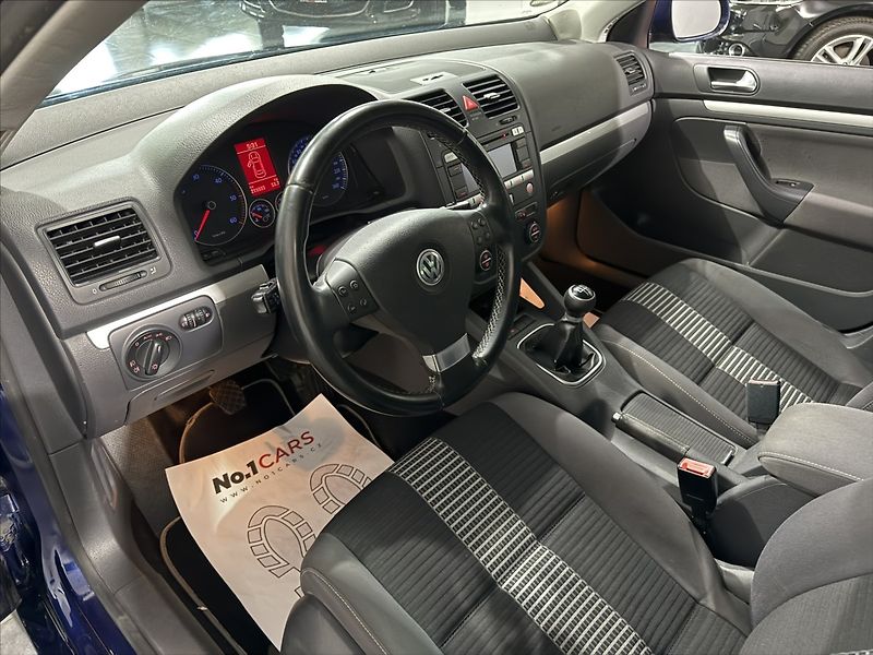 Volkswagen Jetta 1,9   TDI 77KW UNITED 1.MAJ - fotka 8 z 28