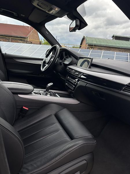 BMW X5 (2018) - fotka 12 z 13