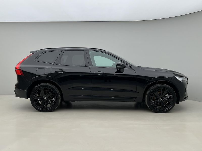 Volvo XC60 T6 AWD BLACK EDITION RESKIN - fotka 10 z 50