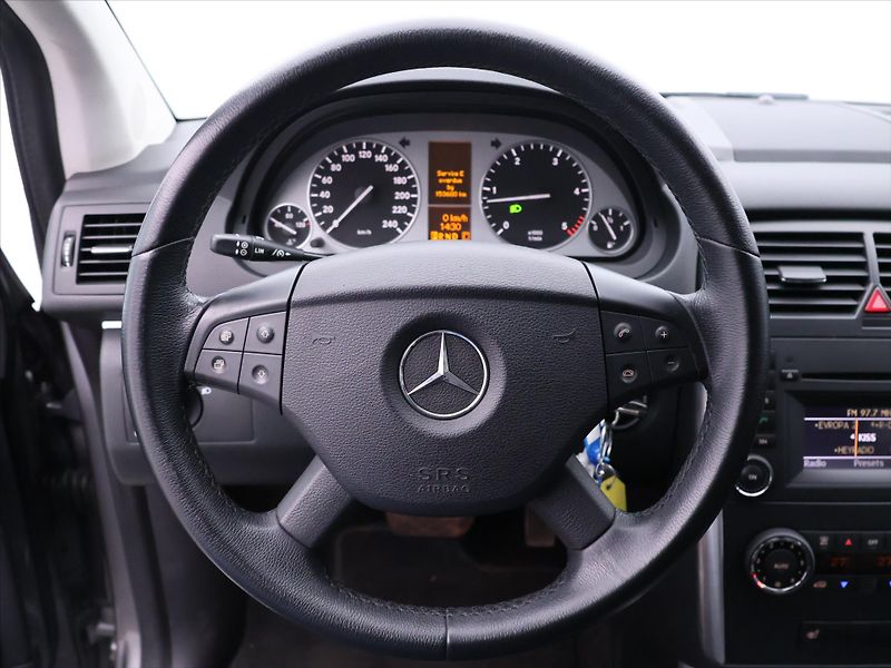 Mercedes-Benz Třídy B 2,0 D 80kW Automat CZ - fotka 15 z 28