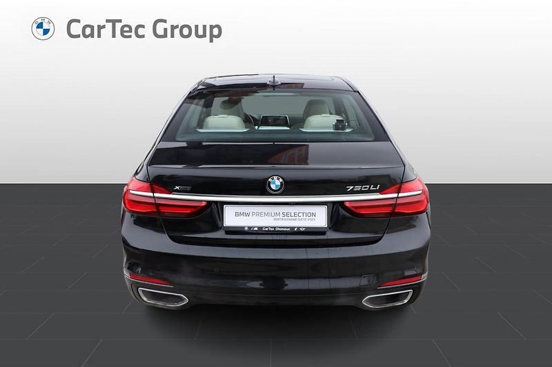 BMW Řada 7 750Li xDrive - fotka 4 z 17