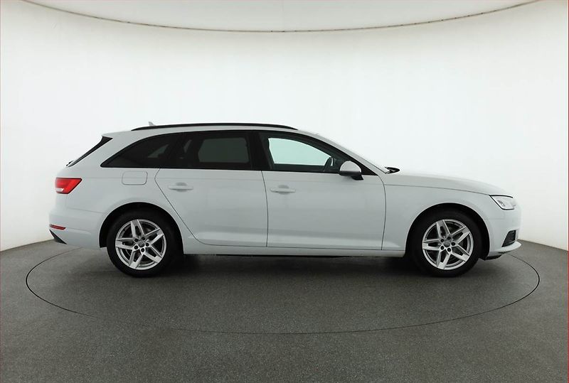 Audi A4 (2017) 2.0 TDI, Automat, Serv.kniha - fotka 6 z 18