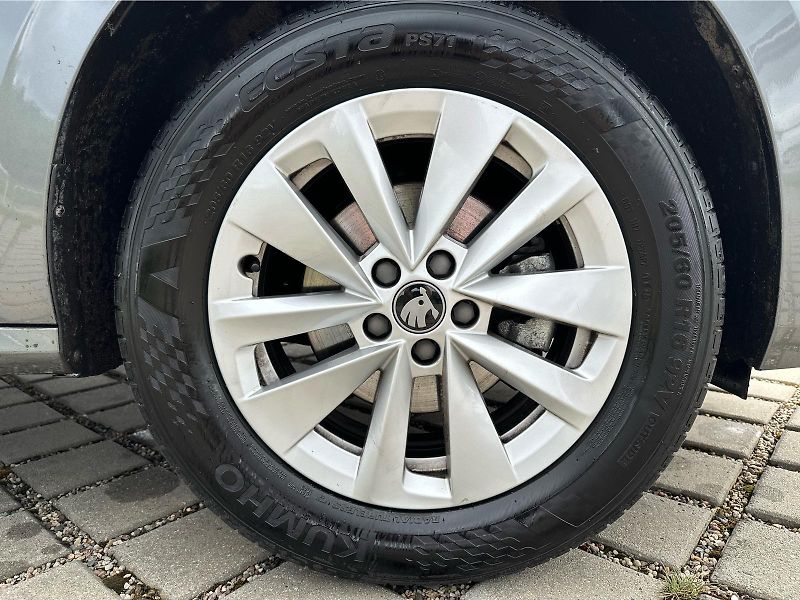 Škoda Kamiq 1,0 TSI / 85 kW Selection - fotka 15 z 22