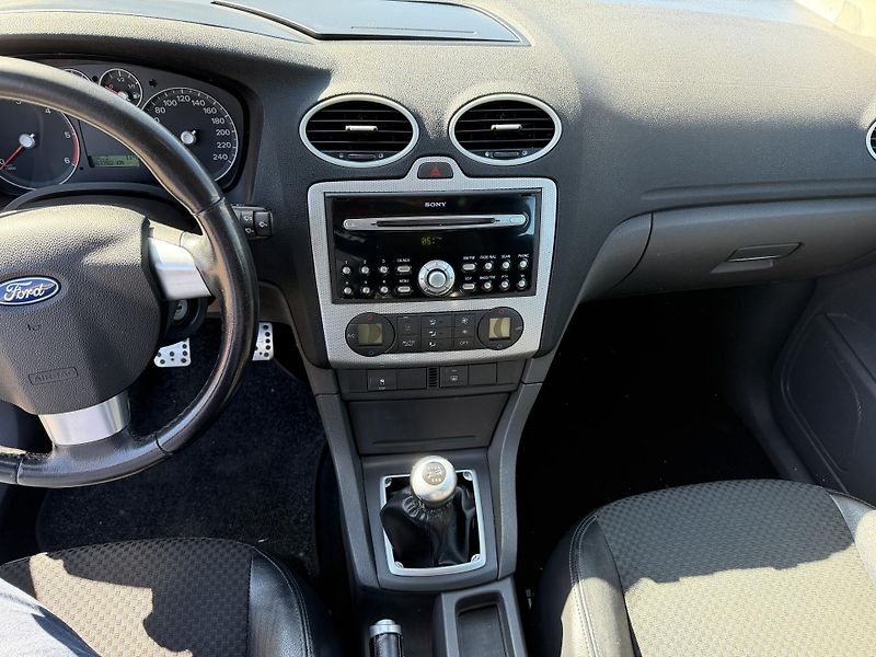 Ford Focus (2005) 2.0 TDCi SPORT - fotka 17 z 22