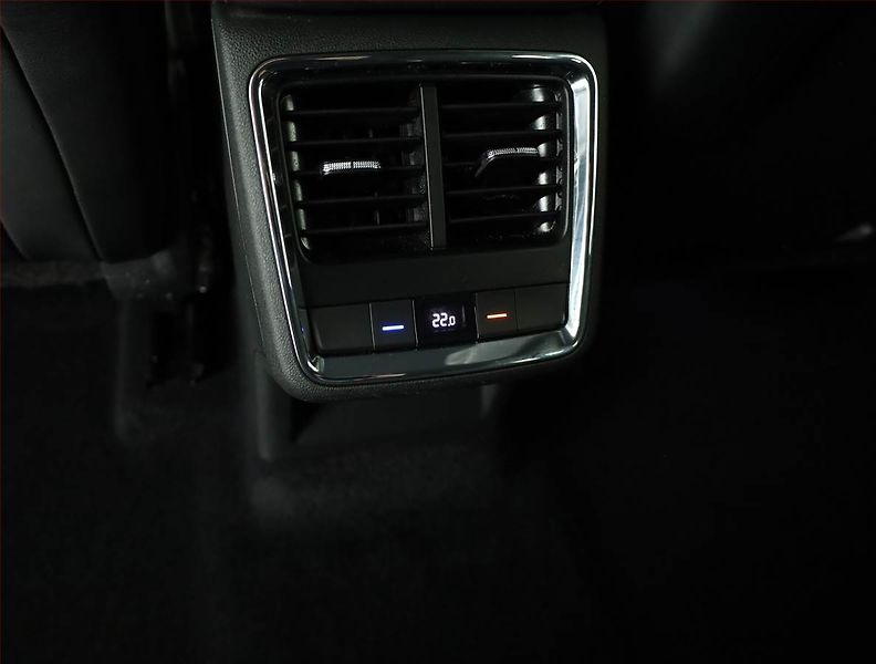 Škoda Enyaq (2023) iV 80x (82 kWh), SoH 95% - fotka 18 z 22