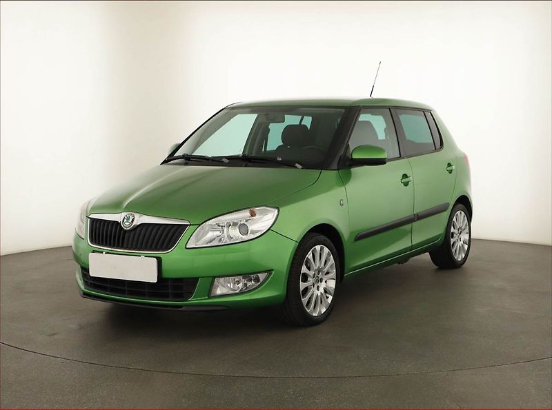 Škoda Fabia (2011) Sport 1.2 TSI, oblíbený vůz - fotka 2 z 12