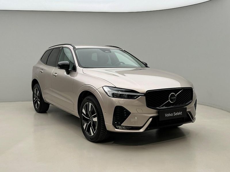Volvo XC60 B5 AWD DARK PLUS AUT CZ - fotka 8 z 49