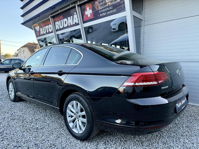 Volkswagen Passat 1,4 TSI Comfortline Navi - fotka 11 z 45
