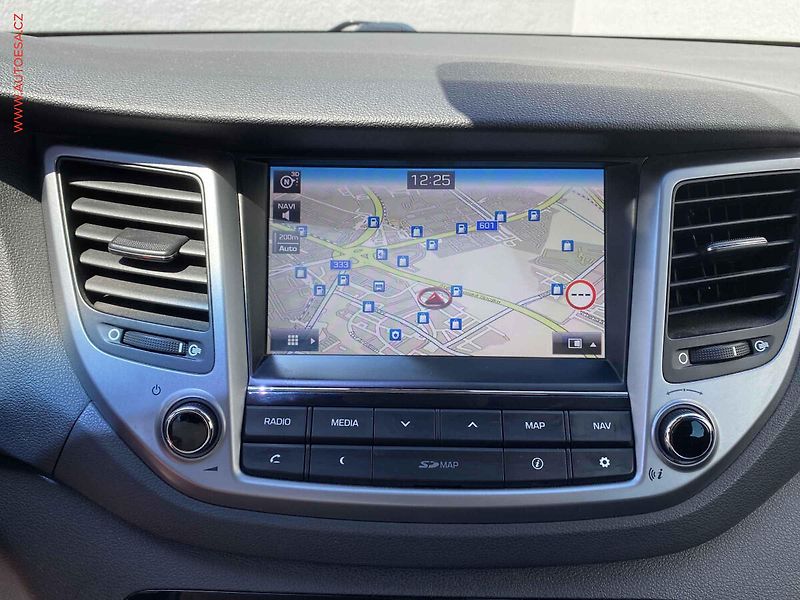 Hyundai Tucson (2016) 1.7 CRDi, ČR, Navi, kamera - fotka 16 z 19
