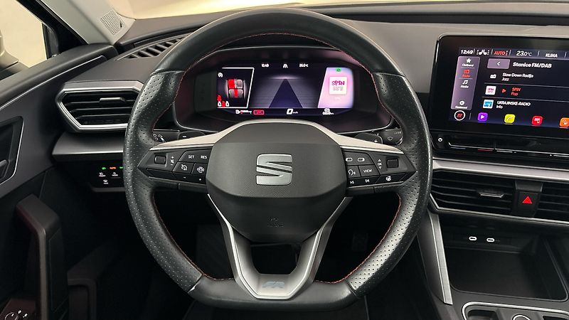 Seat Leon 2.0 TDI DSG FR Sportstourer - fotka 9 z 27