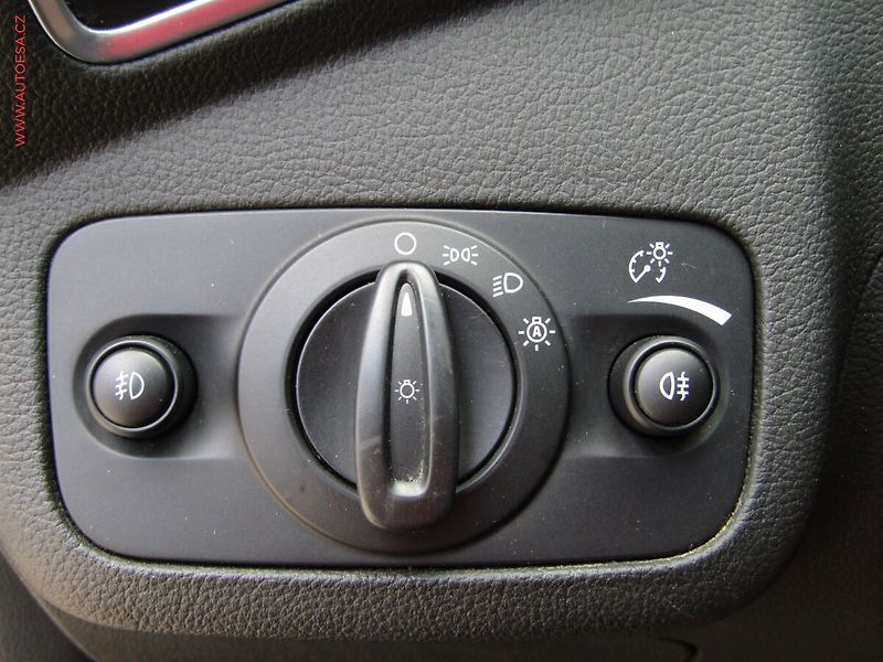 Ford Kuga (2013) 2.0 TDCi 4x4, AT, xenon - fotka 12 z 21