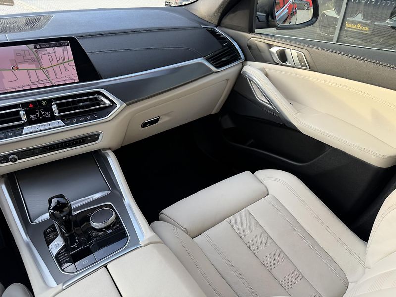 BMW X6 (2022) 30XD 210kW LASER TZ R20 CZ!!!! - fotka 22 z 45