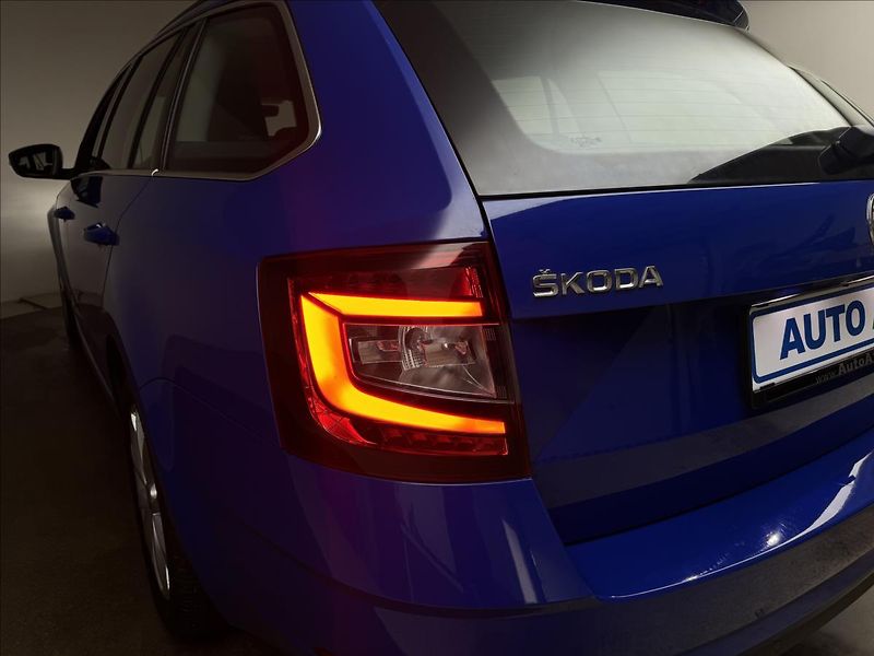 Škoda Octavia 2,0 LED STYLE NAVI KEYLESS CZ - fotka 39 z 42
