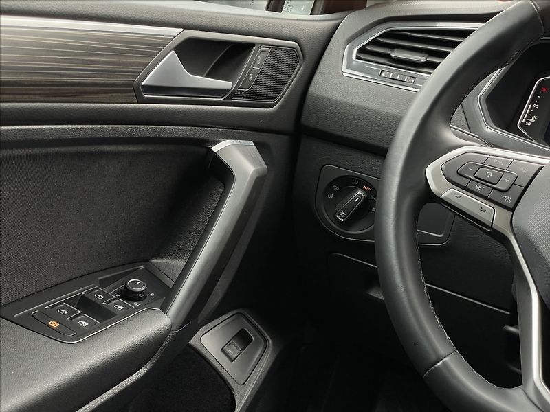 Volkswagen Tiguan 1,5 TSI DSG Elegance NAVI+LED - fotka 13 z 24