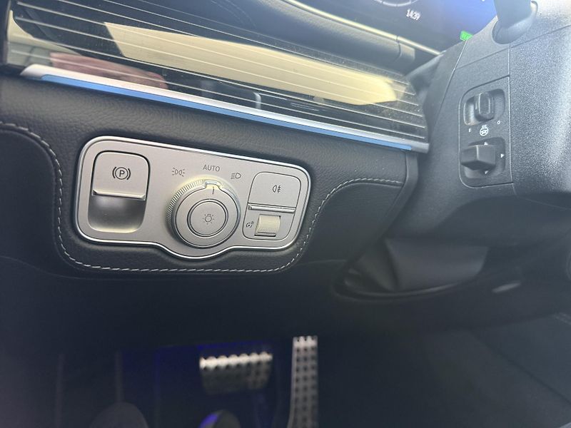 Mercedes-Benz GLE (2025) GLE 350de 4MATIC - fotka 31 z 37