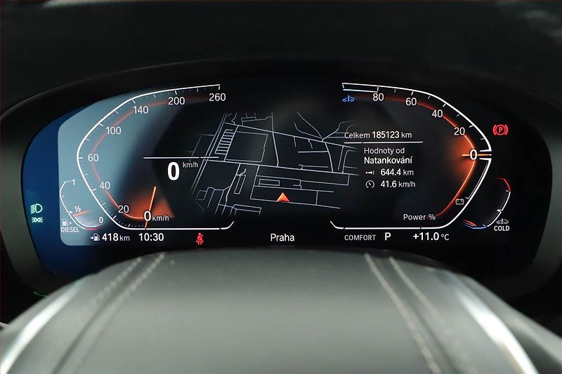 BMW Řada 5 (2021) 520d xDrive - fotka 16 z 21