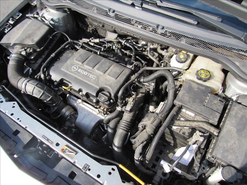 Opel Astra 1,4 Turbo 103kW - fotka 26 z 32