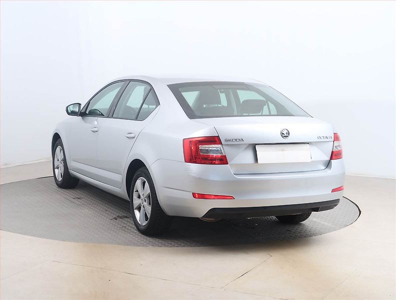 Škoda Octavia (2014) Elegance 2.0 TDI, Xenony - fotka 4 z 14