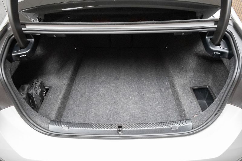 BMW Řada 5 540d xDrive ///M*HK*ČR*ZÁRUKA - fotka 48 z 58