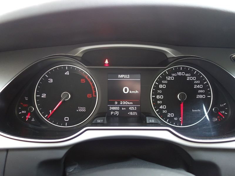 Audi A4 (2015) 2.0TDI 110kW 8A -NAVIGACE - fotka 14 z 39