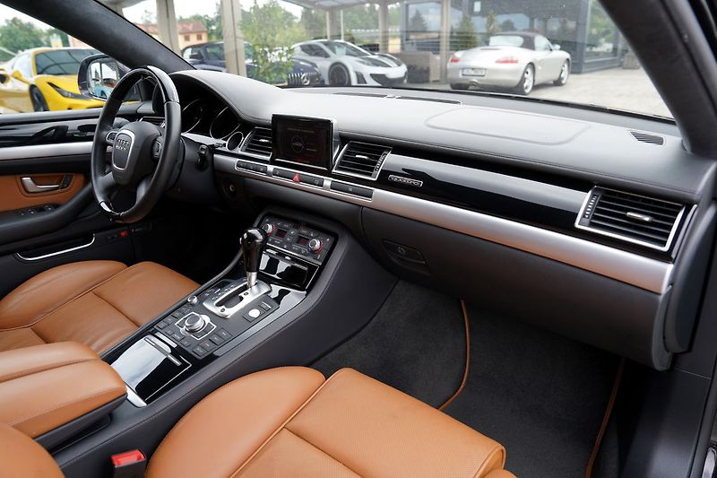 Audi A8 4.2 TDI Long,4x4 Exclusive - fotka 28 z 50
