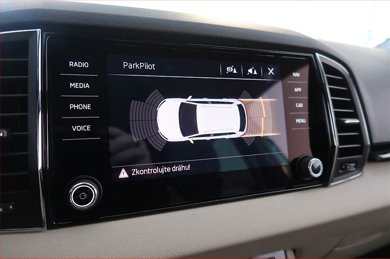 Škoda Karoq (2018) Style 1.5 TSI - fotka 15 z 18